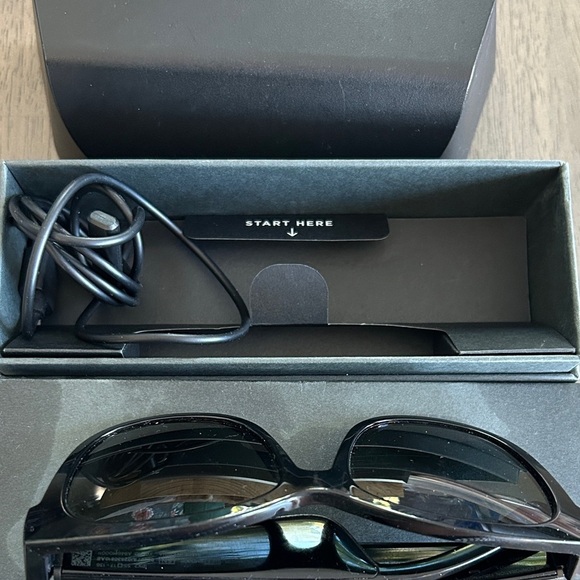 Bose Frames Soprano  Audio Sunglasses - Picture 3 of 15
